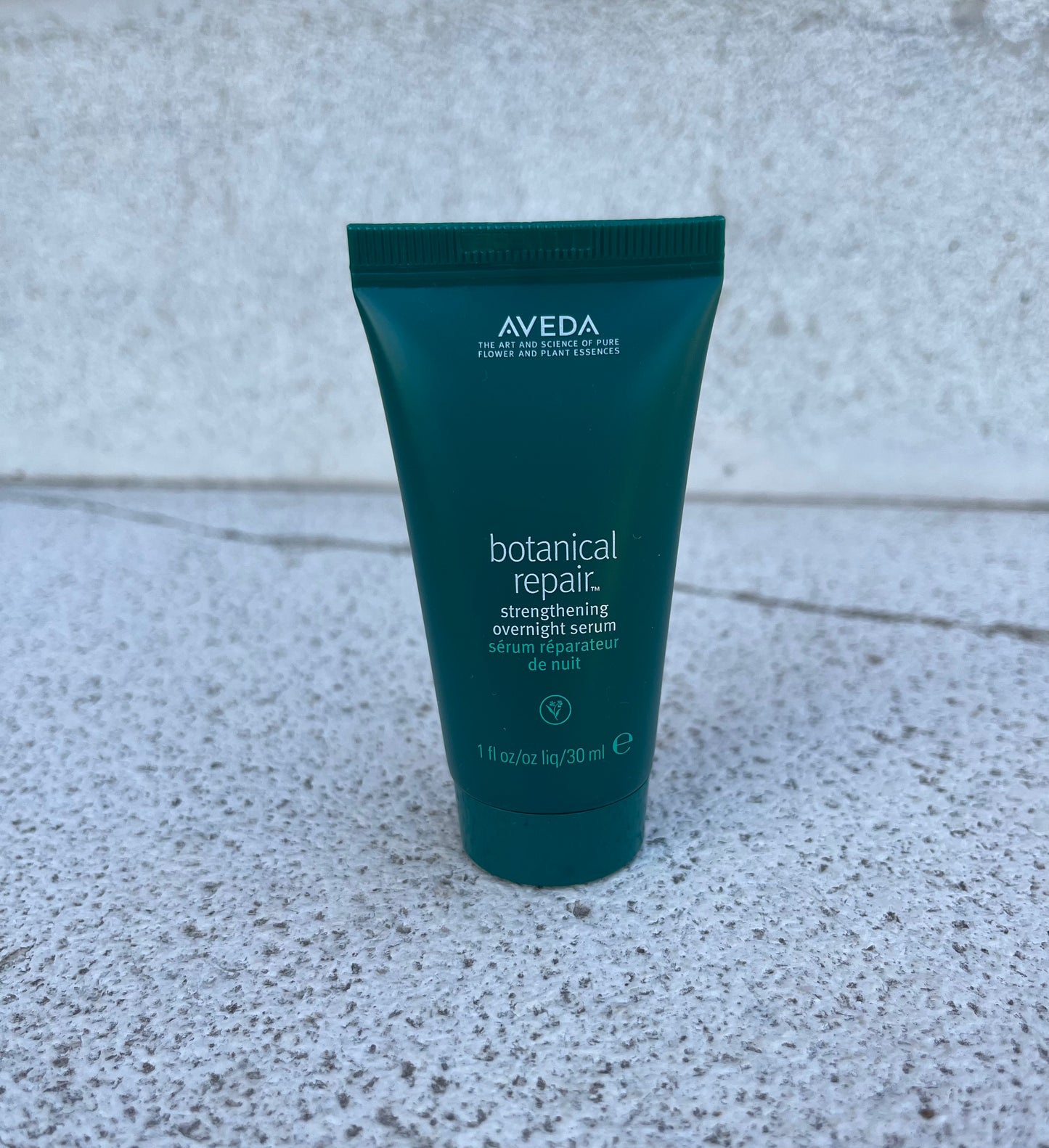 Serum përforcues gjatë natës AVEDA Botanical Repair™ 30 ml