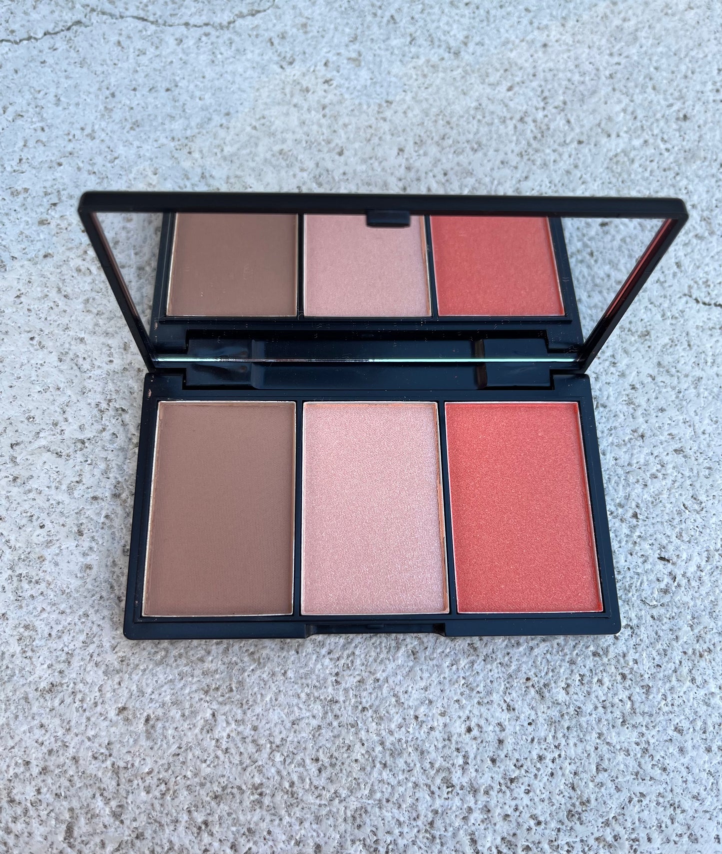 SLEEK MakeUp Forma Konturimi dhe Paleta Skuqesh e Fytyrës