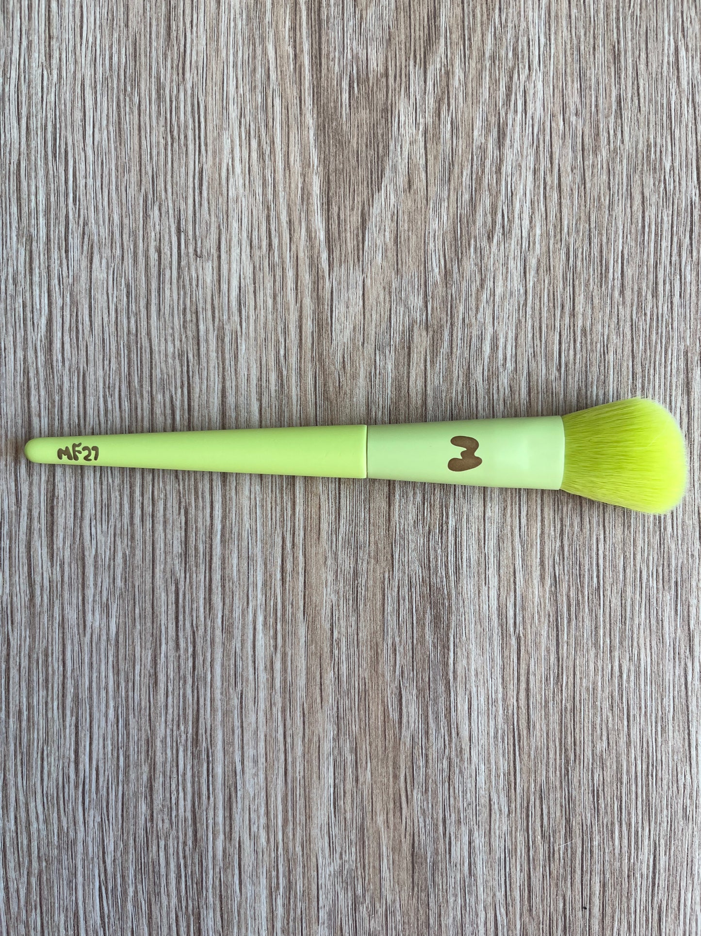 MADE BY MITCHELL Blush brush