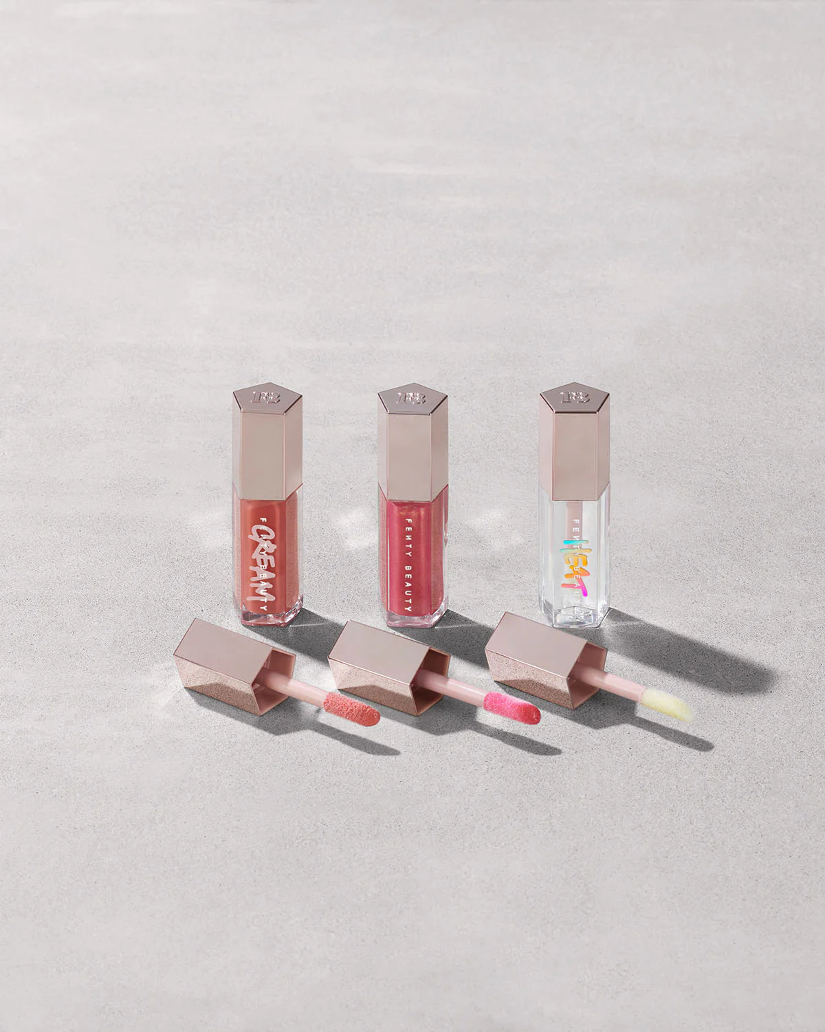 FENTY BEAUTY Glossy Posse Volume 6.0 Bomb me shkëlqim të plotë 