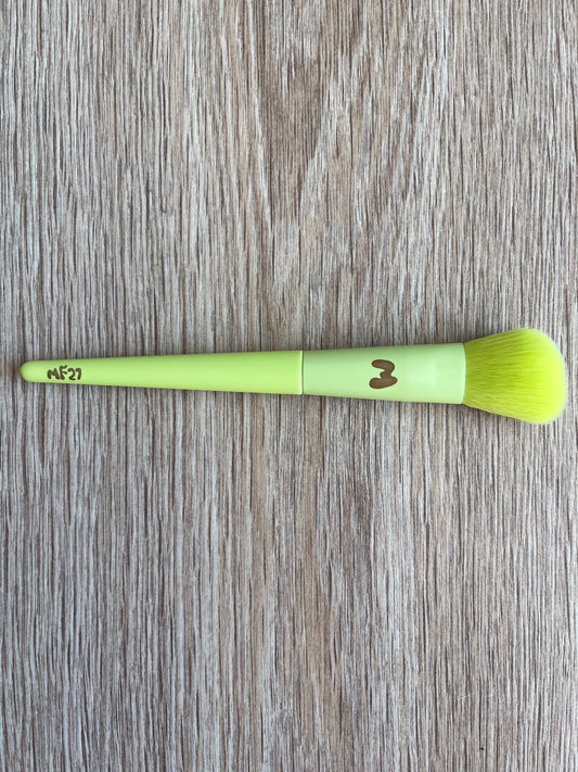 MADE BY MITCHELL Blush brush