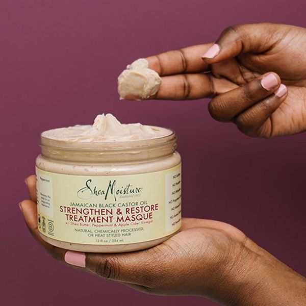 SHEA MOISTURE Maskë Trajtimi për Forcimin dhe Rivendosjen e vajit të kastorit të zi Jamaican 355 ml 
