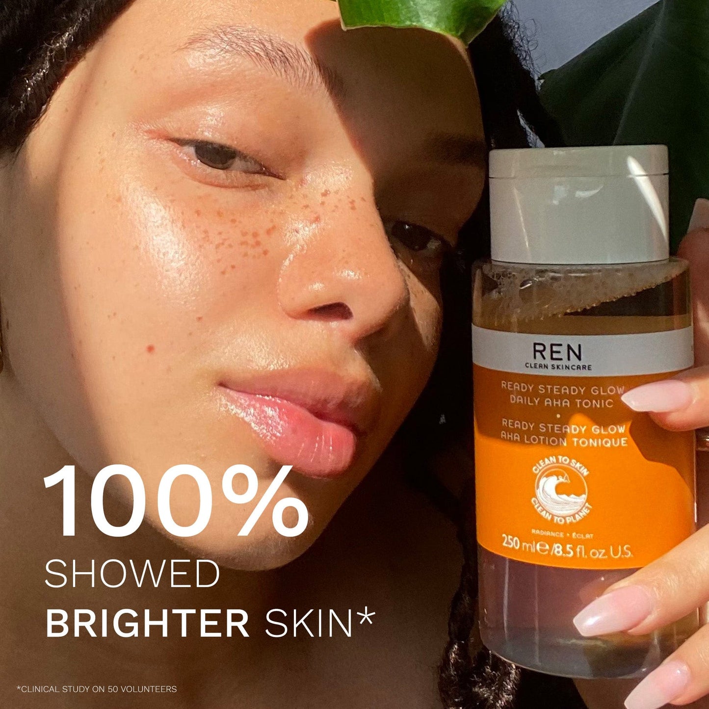 REN Clean Skincare Ready Staady Glow Tonik ditor AHA